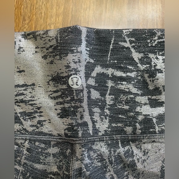 Lululemon pants - Picture 3 of 4